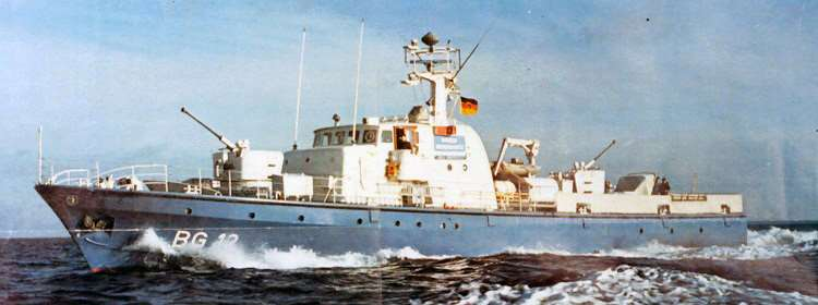 der Lürssen-Werft zurückgreifen. Dieser Bootstyp 157 wurde 1969/1970 mit 8 Einheiten gebaut und ist aus der ersten Staffel der Fernsehserie Küstenwache bekannt.