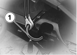 z Bedienung Spiegel Spiegel einstellen Federvorspannung Federvorspannung und Gewicht Die Federvorspannung am Hinterrad muss der Beladung des Motorrades angepasst werden.