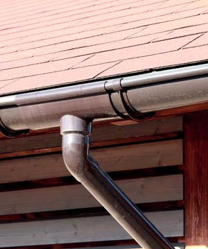 Set Typ B ist mit PVC Halter und somit für Dächer mit Traufbrett.