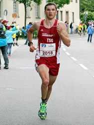 Beim Marathon rückte Jens Santruschek nach, der recht kurzfristig beim Wössinger Himmelsfahrtslauf nur