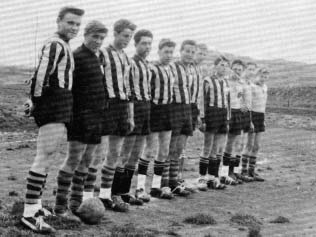 1957 Anmeldung einer A-Jugendmannschaft mit den Jugendlichen aus den Ortschaften Geislingen, Nordhausen und Zipplingen.