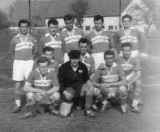 1959 Neugründung des SV Zipplingen Zipplingen war jedoch nur kurze Zeit ohne eigenen Verein. Bereits 1959 erfolgte auf Initiative von Gregor Stempfle die Neugründung des Sportvereins Zipplingen.
