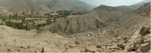 Laserscanning und Photogrammetrie zur Dokumentation der Petroglyphen in Peru 331 3.