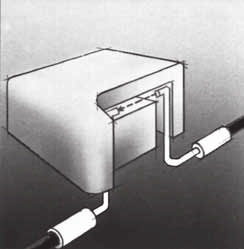 Palettenenderkennung bei einem Gabelstapler Lösungsmöglichkeit Eine FaseroptikLichtschranke wird so angeordnet, daß sich Sender und Empfänger genau
