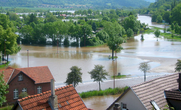 Im Rhein bildete sich wie im Unterlauf des Mains sowie im Neckar nur eine Hochwasserwelle aus.