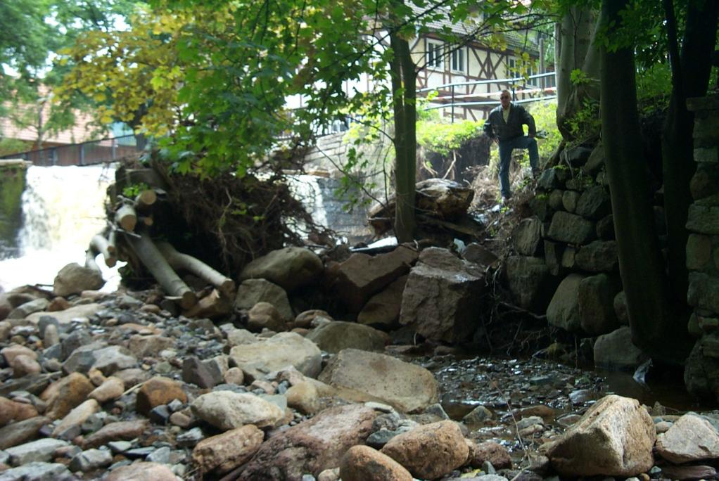 Wasserleben Abbildung 44 beschädigte Wehranlage Ilse, Stadt Ilsenburg