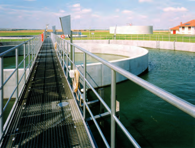 Kläranlagen Abwasserbehandlung in Deutschland Verbandskläranlage Großneuhausen Kapazität: 32.000 EW 6,7 Mio.