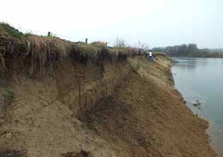 diese Ufer nicht mehr. Ein weiterer Grund ist, dass die heutigen Flüsse sehr tief sind und sich immer weiter eingraben, sodass der Fluss selten über die Ufer treten kann.