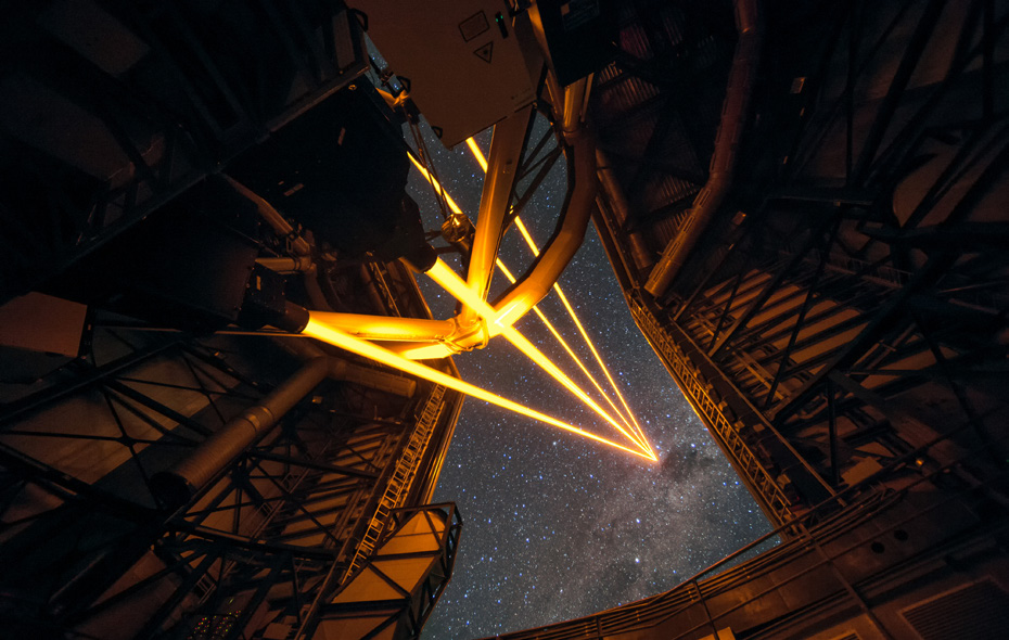 Die vier Hauptteleskope können einzeln betrieben oder zu einem großen Interferometer zusammengeschaltet werden, dem VLT-Interferometer (VLTI).