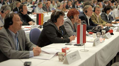 Aus der EU & aller Welt Einigkeit macht uns stark Österreichische Delegierte der GMTN befassten sich am Weltkongress mit dem Thema prekäre Beschäftigung.