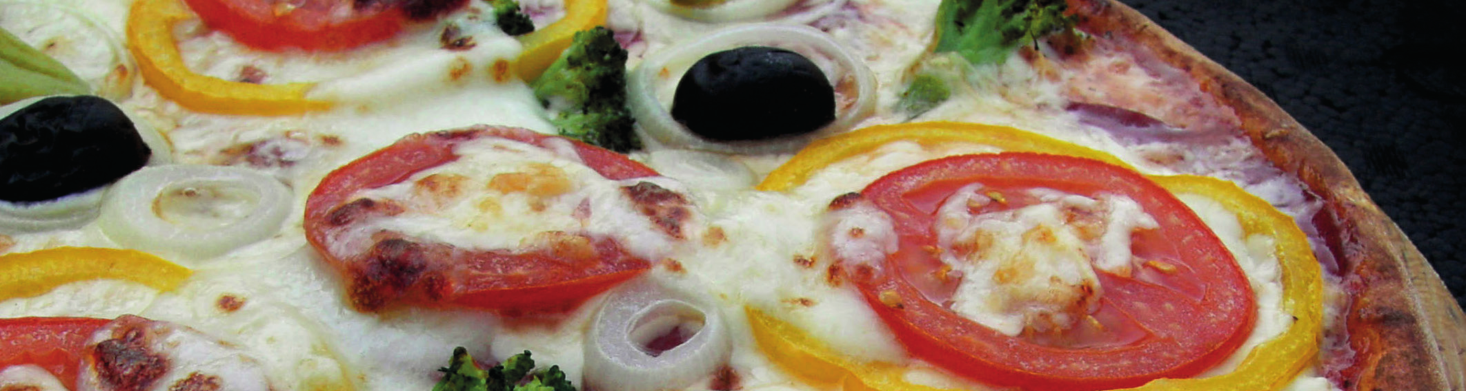 Pizze (Pizza) Groß 110. Pizza Calzone Hawaii 7,90 mit Schinken & Ananas zusammengeklappt 111. Pizza Calzone Tonno e Cipolla 7,90 mit Thunfisch & Zwiebeln zusammengeklappt 112.