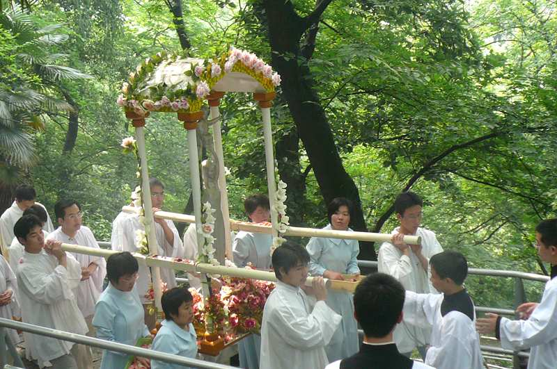 Gebet von Papst Johannes Paul II. zur Jungfrau von Sheshan, Helferin der Christen, während des Angelus am 18. Juni 1989 nach dem Massaker auf dem Platz des Himmlischen Friedens in Peking am 4.
