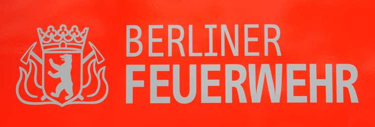 2009 - Stilisiertes Hoheitsabzeichen mit dem Schriftzug "Berliner Feuerwehr".