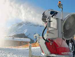 INTERNATIONALE SEILBAHNRUNDSCHAU 1/2009 53 BESCHNEIUNG Hervorragende Leistung bei Schneitest Die SnowNet-Gruppe überzeugt mit der Produktpalette von Sufag und Areco beim Schneitest in Lech am Arlberg.