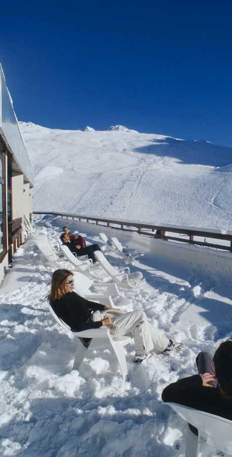 Ski-Package für Jugendliche (11 bis unter 18 Jahre, während der Schulferien), für jugendliche Alpinskifahrer der Leistungsstufe 3 und höher. Reservierung im Club-Resort. Zusätzlich, wenn sie möchten.