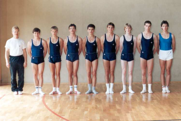 Die Männerriege die sich 1988 erstmals an den Liga-Wettkämpfen des NTB beteiligte Trainer Hartmut Stüber,