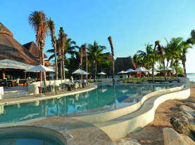 Cancun / Playa del Carmen Mahekal Beach Resort 1111 7 Nächte / Halbpension / Promo Zimmer / Flug ab/bis Deutschland mit airberlin / Transfer Erholen Sie sich an der großzügig angelegten Poolanlage
