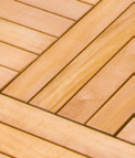 > > in Bangkirai mit geriffelter Oberfläche > > überstehende Konstruktionshölzer für eine einfache, stabile Verlegung Ein schicker Holzboden für Ihre Terrasse: Bei diesem System wurden glatt