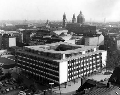 Im Endausbau beträgt die Nutzfläche des Bürogebäudes 46.000 Quadratmeter. Es beherbergt die Verwaltung der Siemens- Schuckertwerke, deren Sitz zum 1. April 1949 von Berlin nach Erlangen verlegt wurde.
