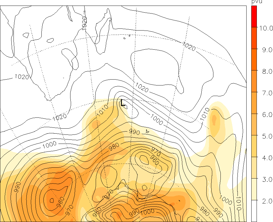 Im Temperaturfeld zeigt sich eine Warmluftanomalie (Abbildung 4.