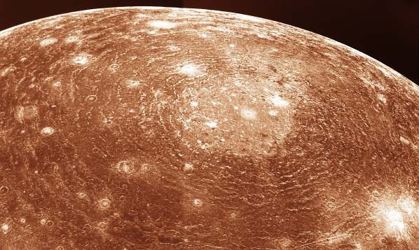 Kallisto weist die höchste Dichte an Impaktkratern im ganzen Sonnensystem auf.