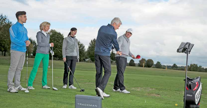 In Deutschland tra- demie St. Leon-Rot, der Kölner PGA die Golfschulen aus, welche die gen dieses Siegel nur acht Golfschu- Golfclub, die Stefan Quirmbach absolut besten Trainingsbedingun- len.