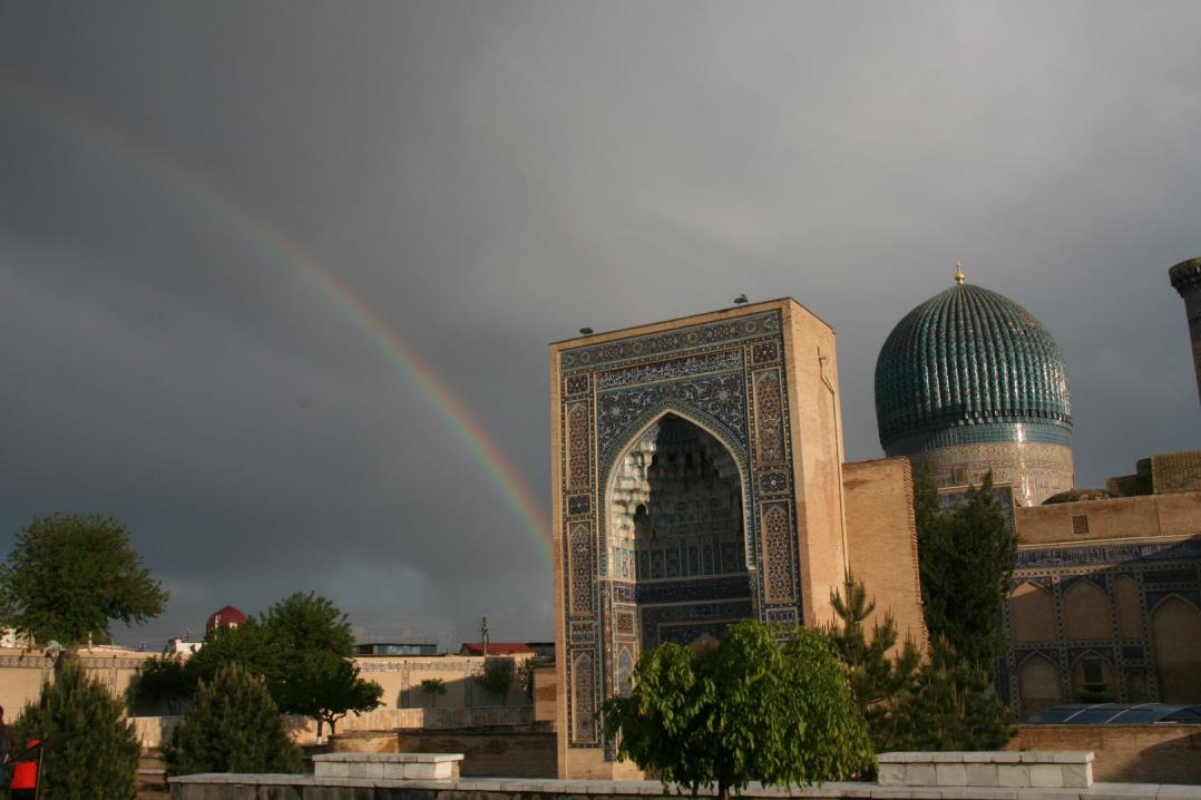 Samarkand Samarkand ist eine der ältesten Städte Zentralasiens. Schon im 1. Jahrhundert v. Chr. gab es eine Siedlung Marakanda.