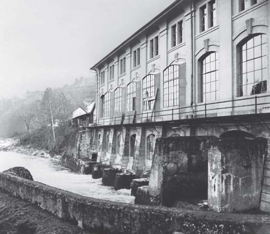 Als wohl erstes grosses Drehstromkraftwerk Europas mit Stromtransport über eine längere Strecke wurde im Jahre 1894 das von Escher-Wyss für die Versorgung der Fabrik in Zürich gebaute Kraftwerk