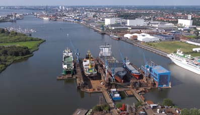 > rund 400 Pkw-Parkplätze direkt am Terminal Container-Terminal Bremerhaven Eine der längsten Stromkajen