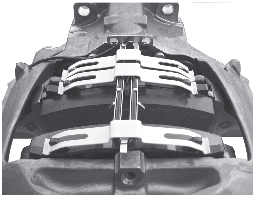 Erneuern der Bremsbeläge MAXXTM22T Ziehen Sie den Belagniederhaltebügel (38) aus dem Bremssattel (1). 1 38 Nehmen Sie die Niederhaltefeder (37) von der Druckplatte (19).