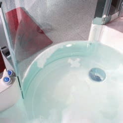 TWINLINE ist die einzigartige Komplettlösung, die Badewanne UND Dusche perfekt kombiniert