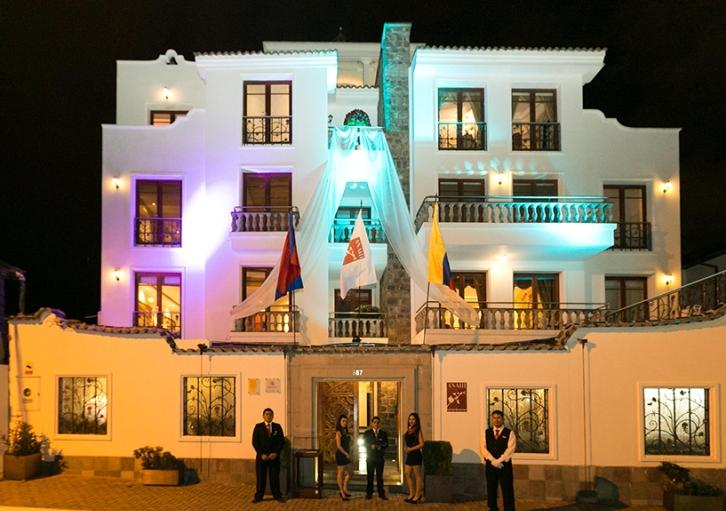 Hotels in Quito: Kategorie C Hotel Fuente de Piedra I Wilson E9-80 y Jose Luis Tamayo, Quito Das Hotel "Fuente de Piedra" liegt in sehr ruhiger Lage in einem angrenzenden Wohngebiet zur Mariscal.