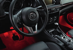 Monitor Ihres Mazda6 automatisch auf die Rückfahrkamera um.