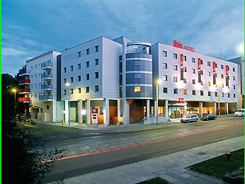 HOTEL IBIS STETTIN ZENTRUM Das Hotel Ibis Szczecin Centrum befindet sich im Stadtzentrum, nahe am Bahnhof und an allen Touristenattraktionen - dem pommerschen Herzogsschloss, der Altstadt und dem