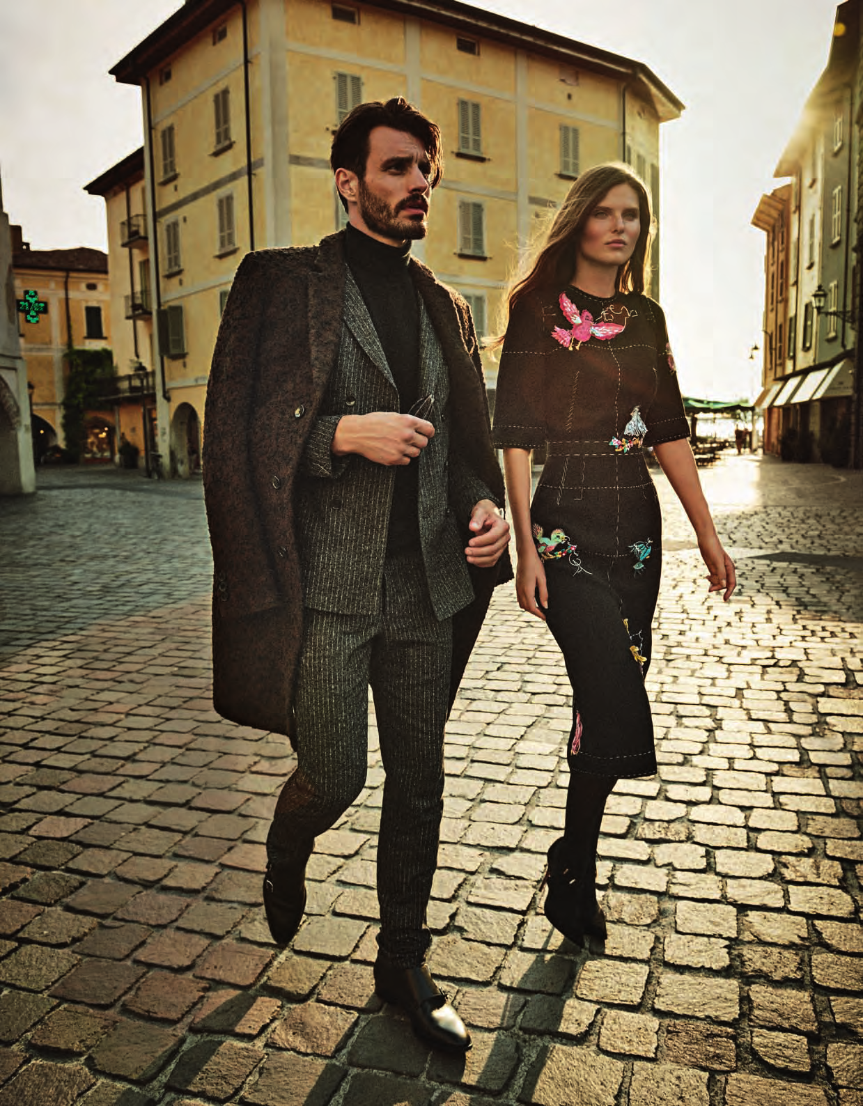 Mode Fashion Er: Mantel, 1100 Euro; Anzug, ca.