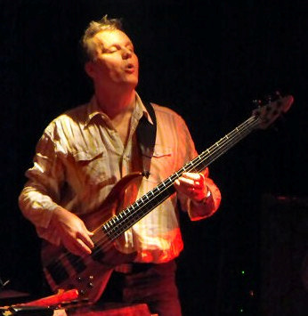 Jürgen Schaupp, der Bassist von THE DOORS EXPERIENCE, stammt aus einer bekannten Musikerfamilie aus dem Bezirk Krems.