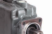 Verstellpumpen SVH 062, 092, 112, 130 Die Pumpen der Baureihe Sunfab SVH sind variable Axialkolbenpumpen und wurden speziell für LS System und für den Anbau am Nebenabtrieb des LKW entwickelt.