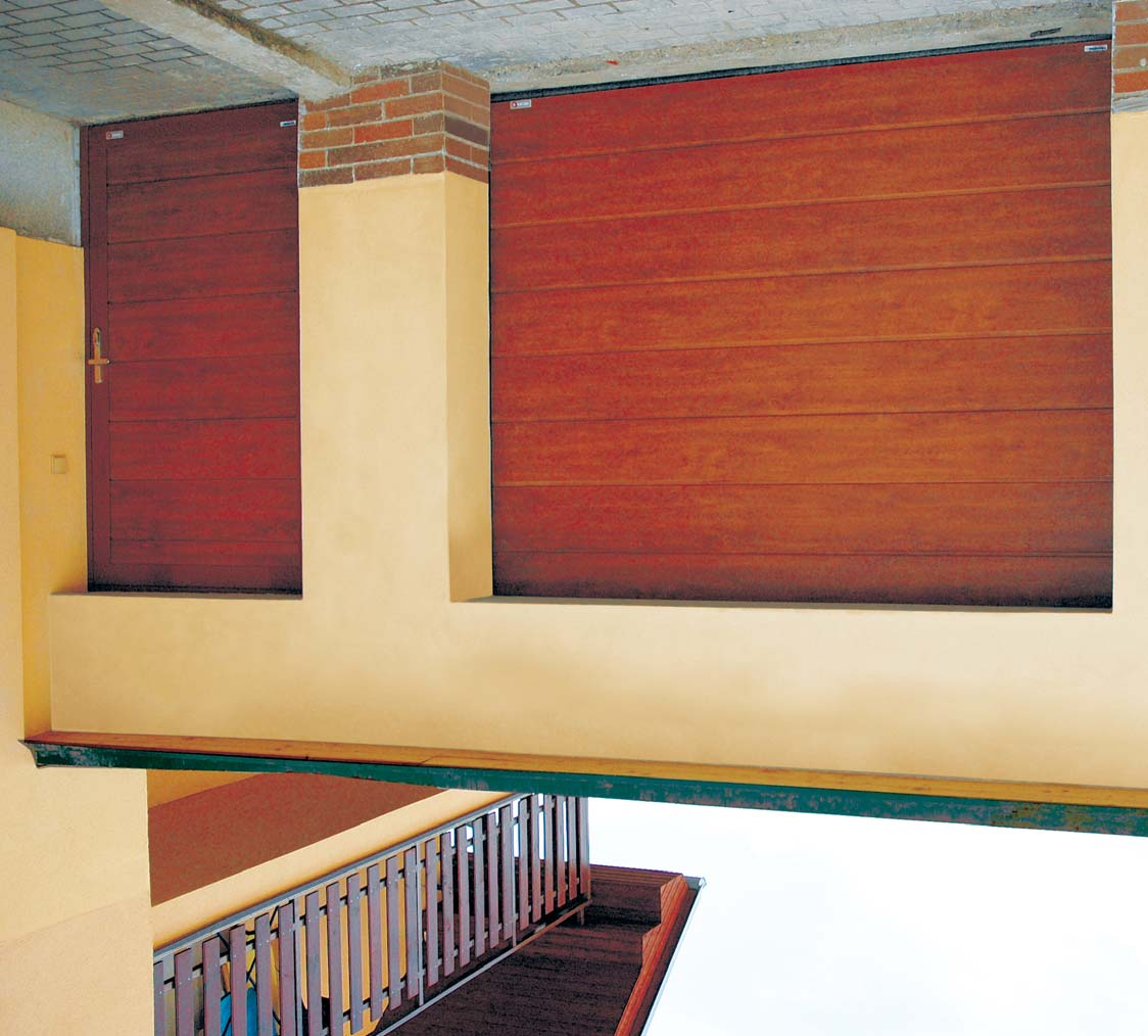 SEITENTÜR KRU ÍK ohne thermische Trennung Seitentür mit ununterbrochener Wärmebrücke ist eine traditionelle Art der