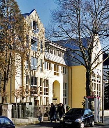 Neubau einer Garagenanlage in Bonn Umbau eines Souterraingeschosses zu Wohnzwecken in Königswinter Neubau
