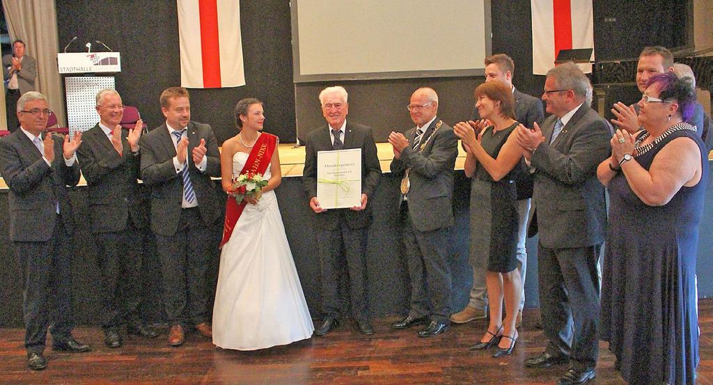 vielfältig engagierter Mitbürger, wurde in der vergangenen Woche mit der Ehrenbürgerwürde der Stadt Lahnstein ausgezeichnet.