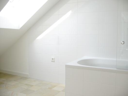 Sanitärausstattung Armaturen der Esprit home Badewelten von Kludi Regenduschen in allen Bädern Rechteckbadewannen mit Mittelablauf oder Duschen