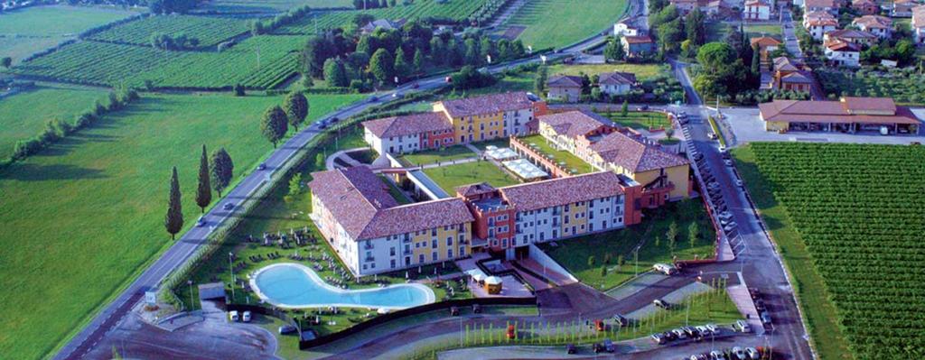 Hotel Parchi del Garda in Lazise: Die Hotelangestellten empfangen Sie herzlich in den bequem eingerichteten Hotelzimmern (Doppelzimmer oder Einzelzimmer).