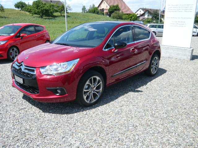 Vorführfahrzeug CITROEN DS4 1.2 Pure Tech SO Chic 12.2015 Neupreis sfr. 32'050.00 Netto sfr 16 900.00 1.Inv 12.