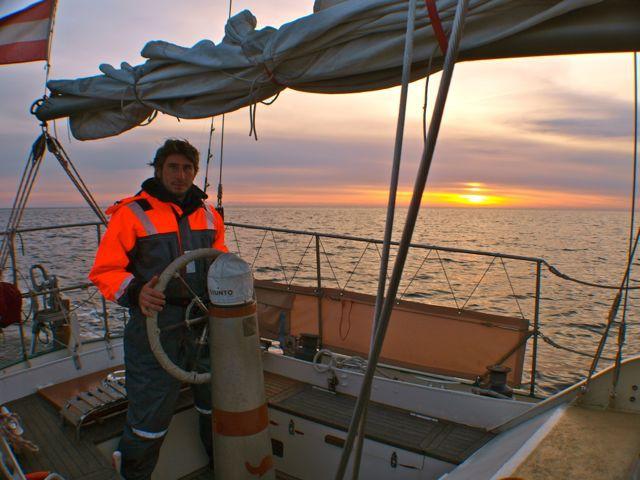 2011 Wo das Meer die Berge küsst: ein Jahr in Norwegen Nach einem Winter an Bord LA BELLE EPOQUE in Flensburg ist es wieder soweit: wir brechen zu neuen