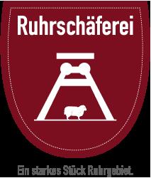 tat. Der Schafstall der Ruhrschäferei und der Verkaufstand der Rhein Ruhr Imkerei nach Ende der Veranstaltung Dort bot sich ebenso die