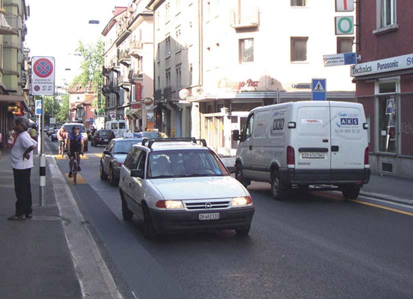 Beispiele 1. Beispiel - Seitlicher Belagswechsel Zürich; Langstrasse, Röntgenstrasse bis Limmatplatz Regional klassierte Strasse und Veloroute, DTV: ca.