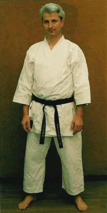 Franz Bierbrauer Beginn mit Karate 1977 Trainer seit 1994 Gürtelgrad 2. DAN : 1982 3.