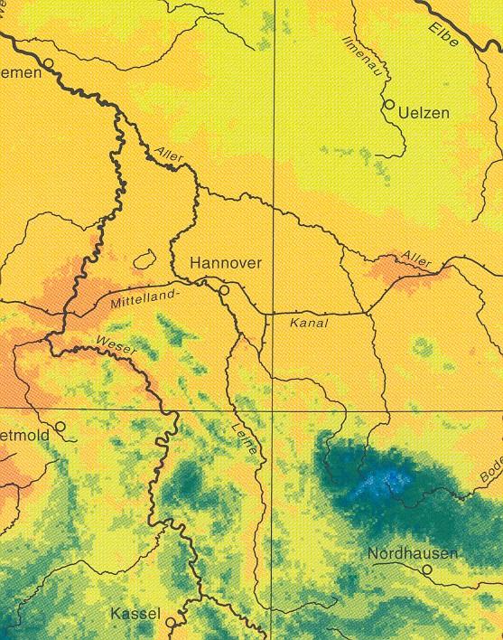 Unsicherheitsfakr ergibt. Die Abbildung 6 zeigt den Vergleich zwischen der Temperatur im CLM Raster (rechts) und dem 1km²-Raster, welches mit dem FITNAH berechnet wurde. 53 53 5 2.5 5 2.5 52 5 1.