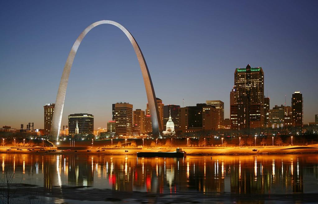 Gateway Arch Das Wahrzeichen der Stadt St. Louis ist der Gateway Arch, ein 19m großer Bogen. Der parabelförmige Bogen kann durch f(x) = 0,008x +19 beschrieben werden.