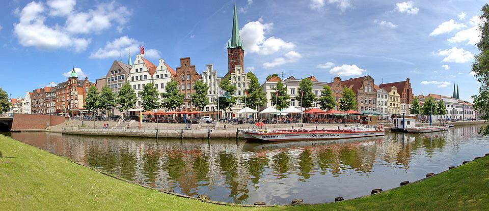 Bis heute ist Hamburg eine traditionell evangelisch-lutherisch geprägte Stadt. Ab 1522 hielt die Reformation Einzug.
